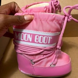 Authentic kids moonboots